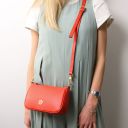 Parfait Clutch aus Leder Koralle TL142559