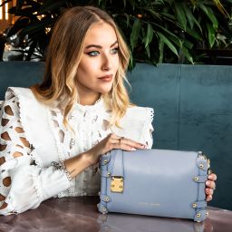 Praline Bolso a Mano en Piel Morbida Azul claro TL142422