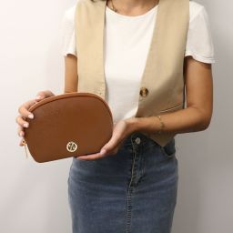 Vera Trousse in Pelle Morbida Cognac TL142438