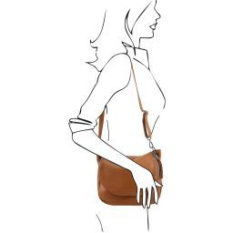 TL Bag Sac bandoulière besace en cuir souple avec pompon Cognac TL141802
